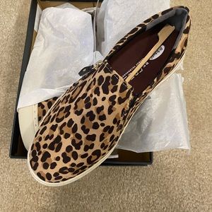 Super cute slip ons, leopard print!